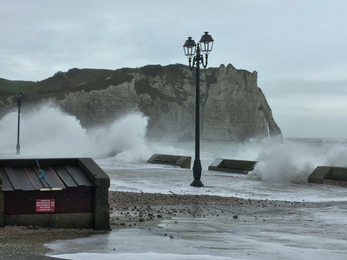 La Caique Maison A 100 M De La Plage Et Des Falaises Étretat Exterior foto